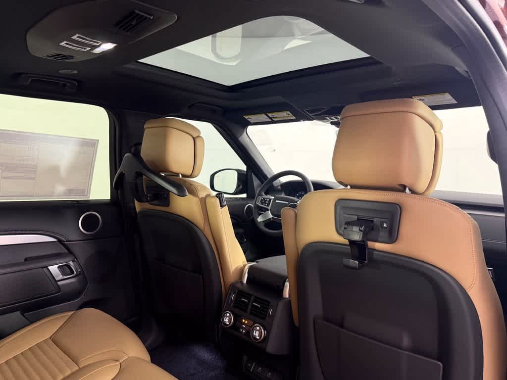 New 2026 Land Rover Discovery Limited Edition AWD/4WD image 26