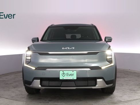 Used 2024 Kia EV9 Wind AWD/4WD image 12