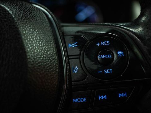 Used 2019 Toyota RAV4 Limited image 21