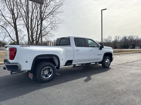New 2026 Chevrolet Silverado 3500 LT image 3