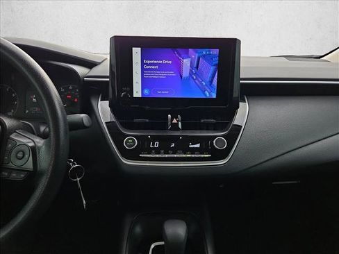 Used 2025 Toyota Corolla LE FWD image 15