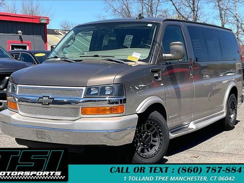 Used 2016 Chevrolet Express 2500 RWD image 2