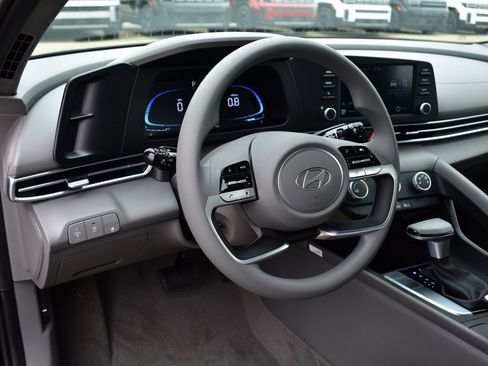 New 2026 Hyundai Elantra SE image 36