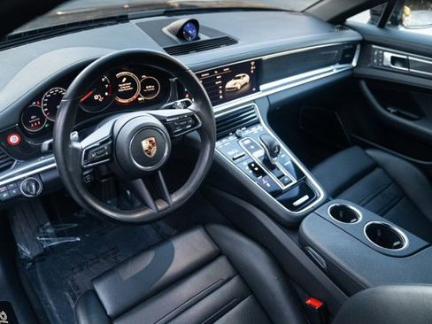 Used 2023 Porsche Panamera 4 Platinum Edition image 27
