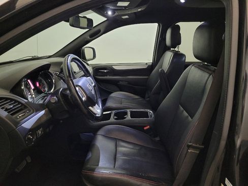 Used 2019 Dodge Grand Caravan GT FWD image 17