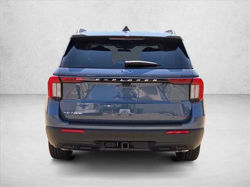 New 2026 Ford Explorer Active RWD image 8