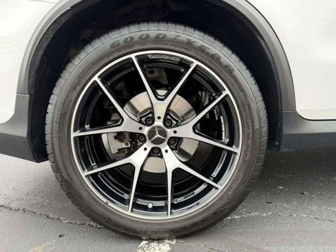 Certified 2022 Mercedes-Benz GLC 43 AMG 4MATIC image 30