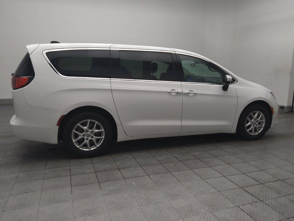 Used 2022 Chrysler Voyager LX FWD image 10