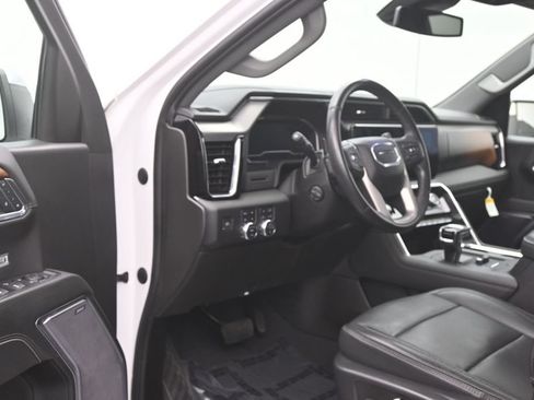 Used 2023 GMC Sierra 1500 Denali w/ Denali Carbonpro Edition AWD/4WD image 10
