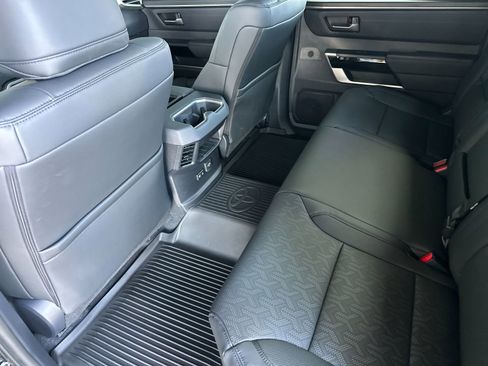 Used 2025 Toyota Tundra Limited AWD/4WD image 12