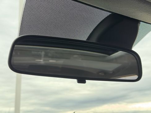 Used 2022 Hyundai Venue SEL w/ Cargo Package image 22