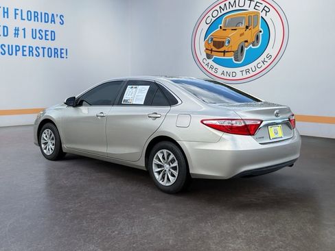 Used 2015 Toyota Camry LE FWD image 4