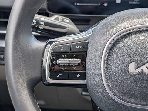 Certified 2026 Kia Carnival FWD image 30
