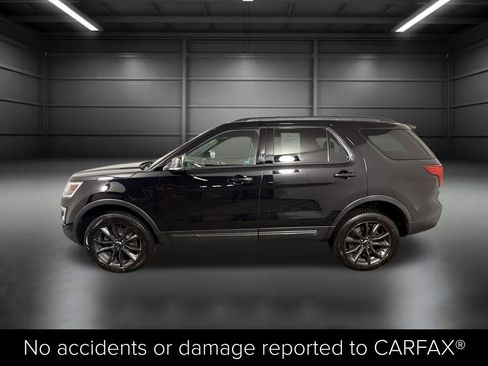 Used 2017 Ford Explorer XLT w/ Equipment Group 202A image 3