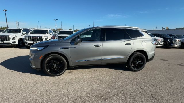 Used 2024 Buick Enclave Essence w/ Sport Touring Edition FWD image 6