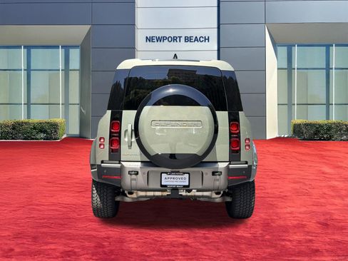 Used 2025 Land Rover Defender 110 X-Dynamic SE AWD/4WD image 10