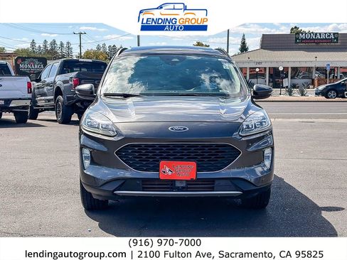 Used 2020 Ford Escape Titanium w/ Titanium Premium Package 2.0 AWD/4WD image 6
