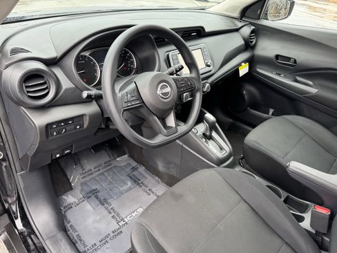 Certified 2025 Nissan Kicks Play S image 8