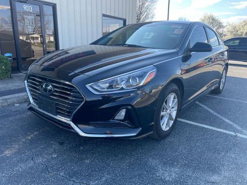 Used 2019 Hyundai Sonata SE w/ Cargo Package image 2