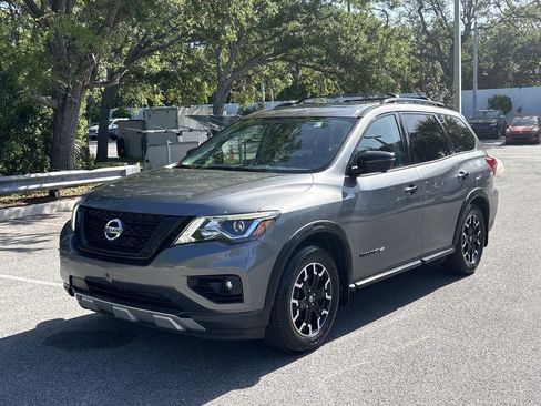 Used 2020 Nissan Pathfinder SL image 2