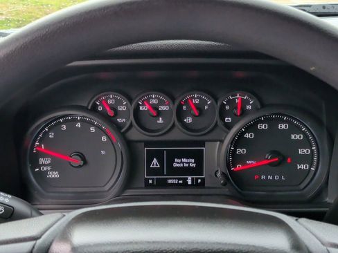 Used 2024 Chevrolet Silverado 1500 Custom image 18