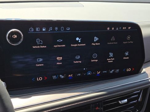 New 2025 Chevrolet Suburban Premier image 12