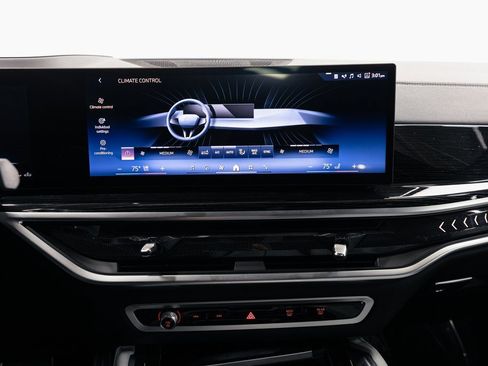 Used 2024 BMW X6 xDrive40i w/ Executive Package image 17