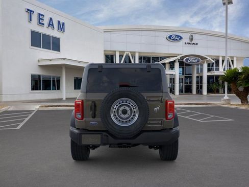 New 2025 Ford Bronco 4-Door image 5