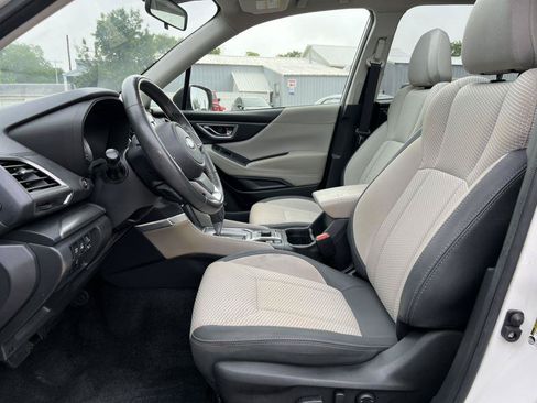 Used 2024 Subaru Forester Premium AWD/4WD image 3