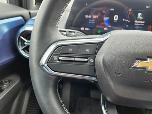 Used 2025 Chevrolet Equinox EV LT w/ Convenience Package image 14