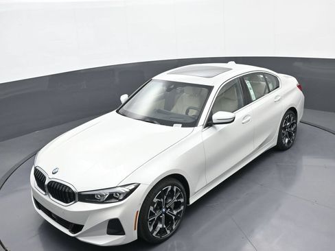 New 2026 BMW 330i xDrive Sedan w/ Premium Package AWD/4WD image 32