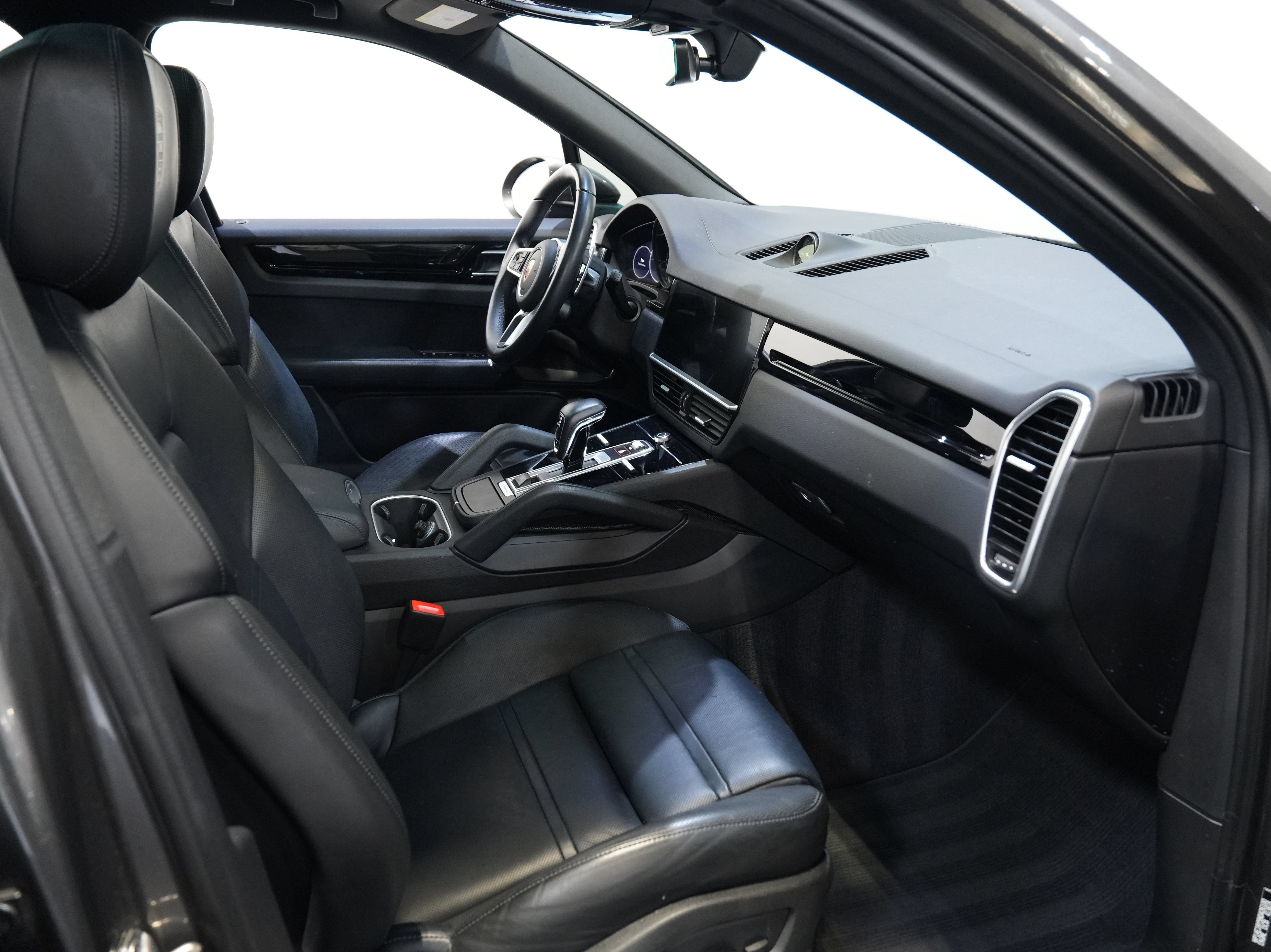 Used 2022 Porsche Cayenne E-Hybrid AWD/4WD image 34