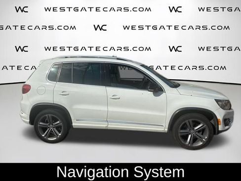 Used 2017 Volkswagen Tiguan Sport image 2