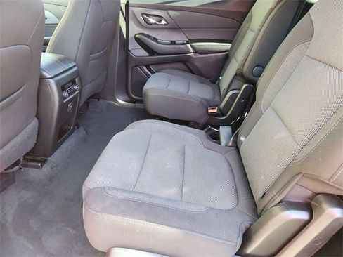 Used 2023 Chevrolet Traverse LT image 23