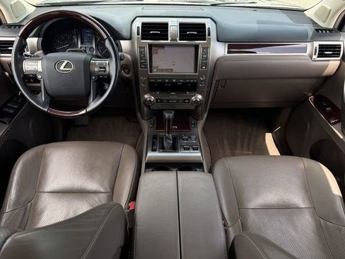 Used 2019 Lexus GX 460 Luxury AWD/4WD image 9