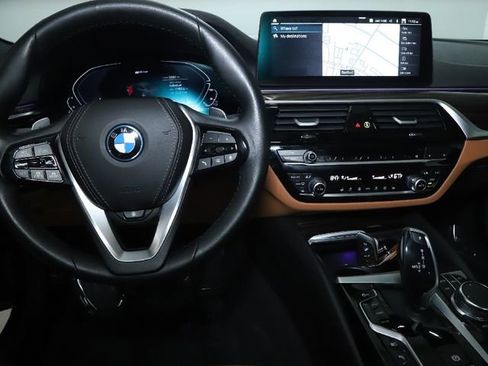 Certified 2023 BMW 530e xDrive 530e iPerformance w/ Premium Package image 28