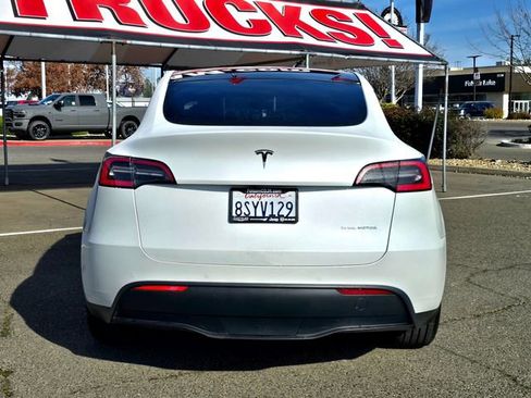 Used 2021 Tesla Model Y Long Range image 5