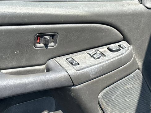 Used 2006 Chevrolet Silverado 3500 4x4 Regular Cab image 16