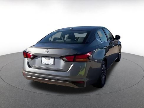 Used 2025 Nissan Altima 2.5 SV image 10