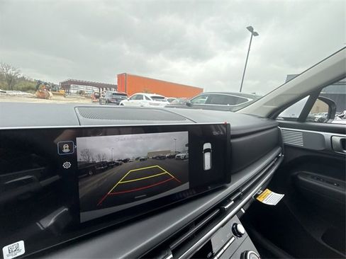 New 2025 Hyundai Santa Fe SE image 17