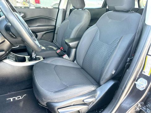 Used 2019 Jeep Compass Sport FWD image 17