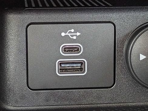 Used 2025 Ford Escape SE FWD image 25