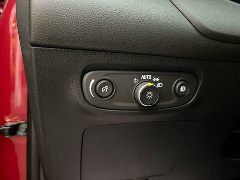 Used 2021 Buick Encore GX Preferred w/ Cold Weather Comfort Package AWD/4WD image 21