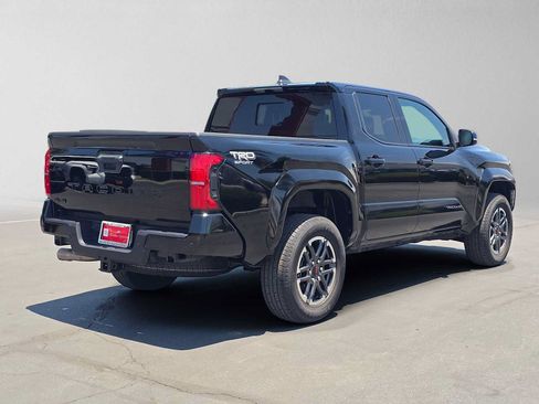 Used 2025 Toyota Tacoma TRD Sport w/ TRD Sport Upgrade Package AWD/4WD image 3