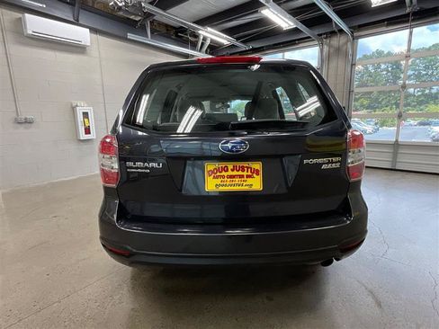 Used 2016 Subaru Forester 2.5i AWD/4WD image 4