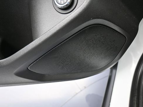 Used 2023 Chevrolet TrailBlazer RS w/ Sun and Liftgate Package image 15