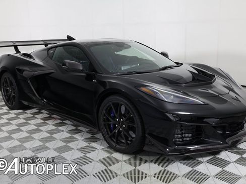 Used 2026 Chevrolet Corvette ZR1 w/ ZR1 Carbon Fiber Aero Package image 3