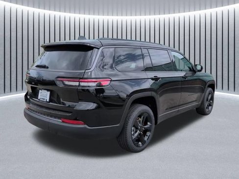 New 2026 Jeep Grand Cherokee L Limited w/ Limited Altitude Package AWD/4WD image 8