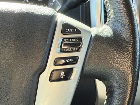 Used 2021 Nissan Titan SV w/ SV Convenience Package image 17