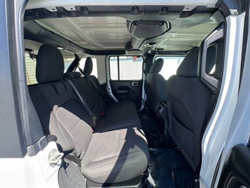 Used 2023 Jeep Wrangler Unlimited w/ Cold Weather Group AWD/4WD image 12